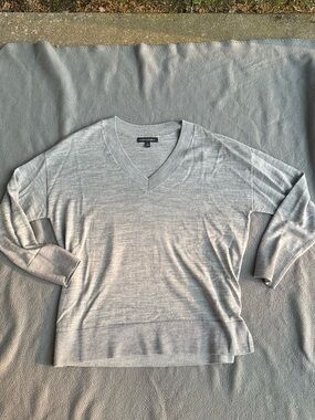 Banana Republic Light Gray V-Neck Woman’s Merino Wool Sweater